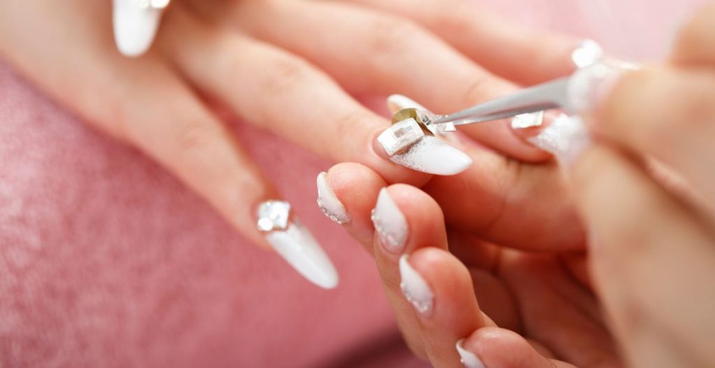 How to Put on Press on Nails Without Glue